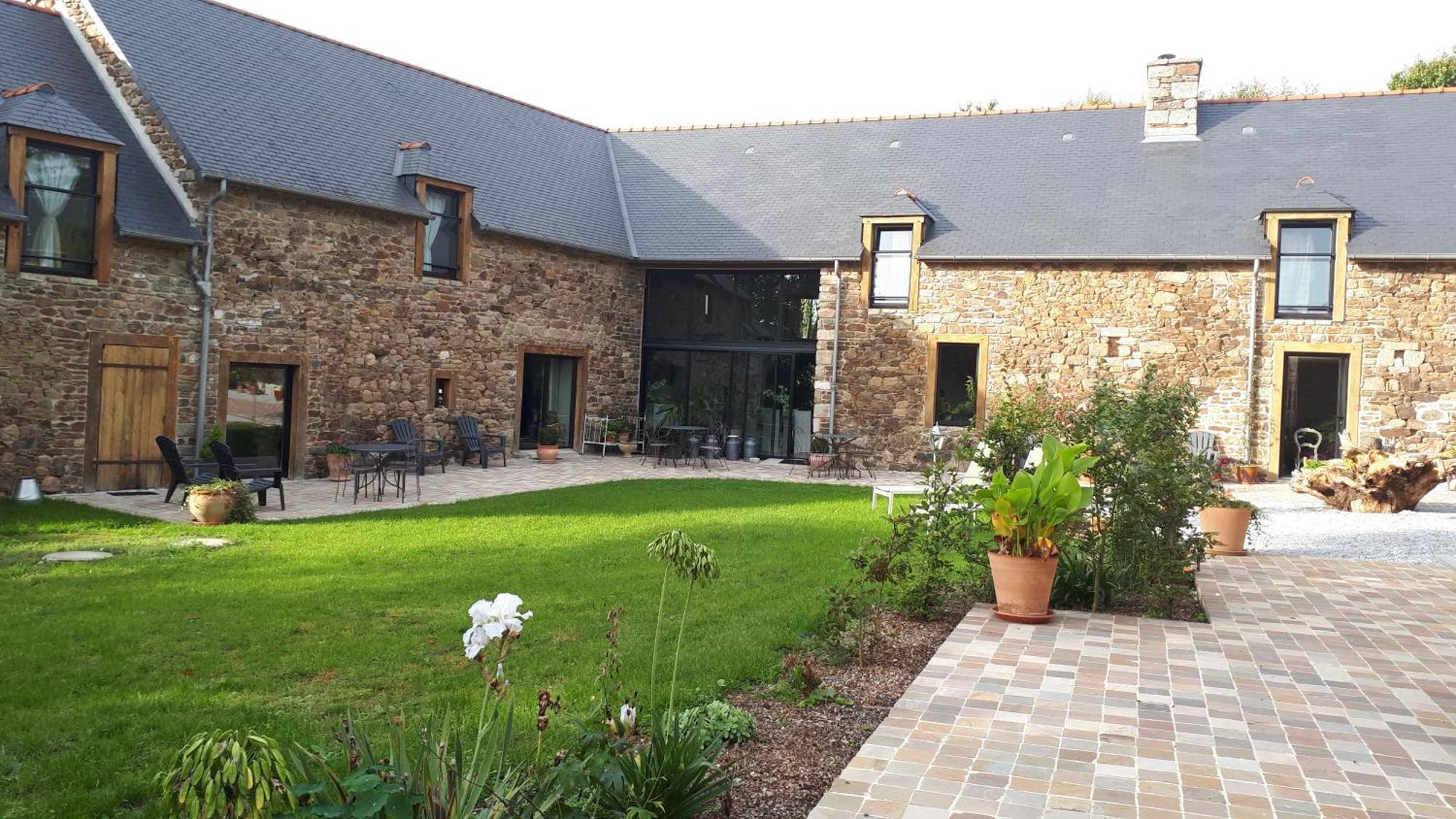 Aux Greniers A Reves Bed & Breakfast Plestan Luaran gambar