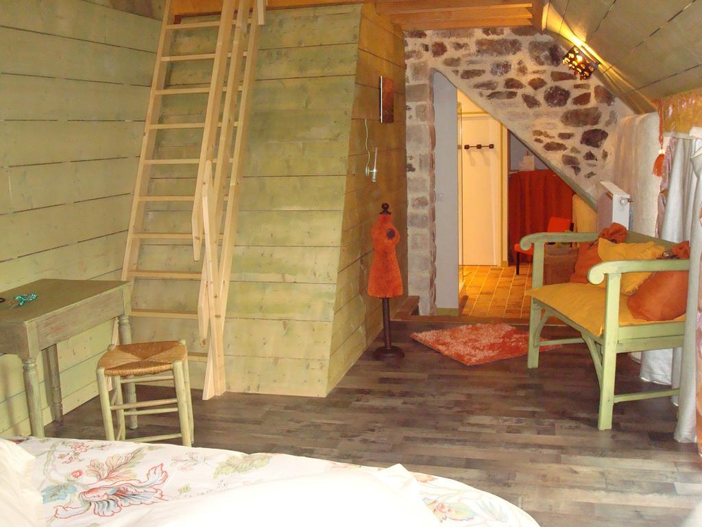 Aux Greniers A Reves Bed & Breakfast Plestan Luaran gambar