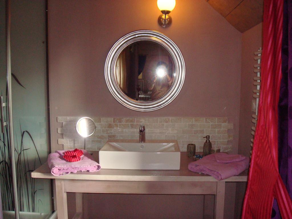 Aux Greniers A Reves Bed & Breakfast Plestan Bilik gambar