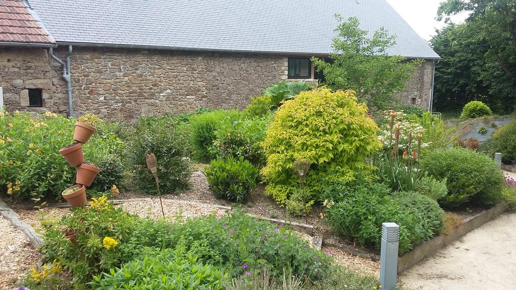 Aux Greniers A Reves Bed & Breakfast Plestan Luaran gambar