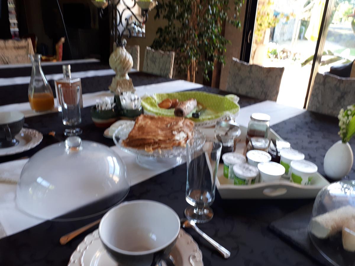 Aux Greniers A Reves Bed & Breakfast Plestan Luaran gambar