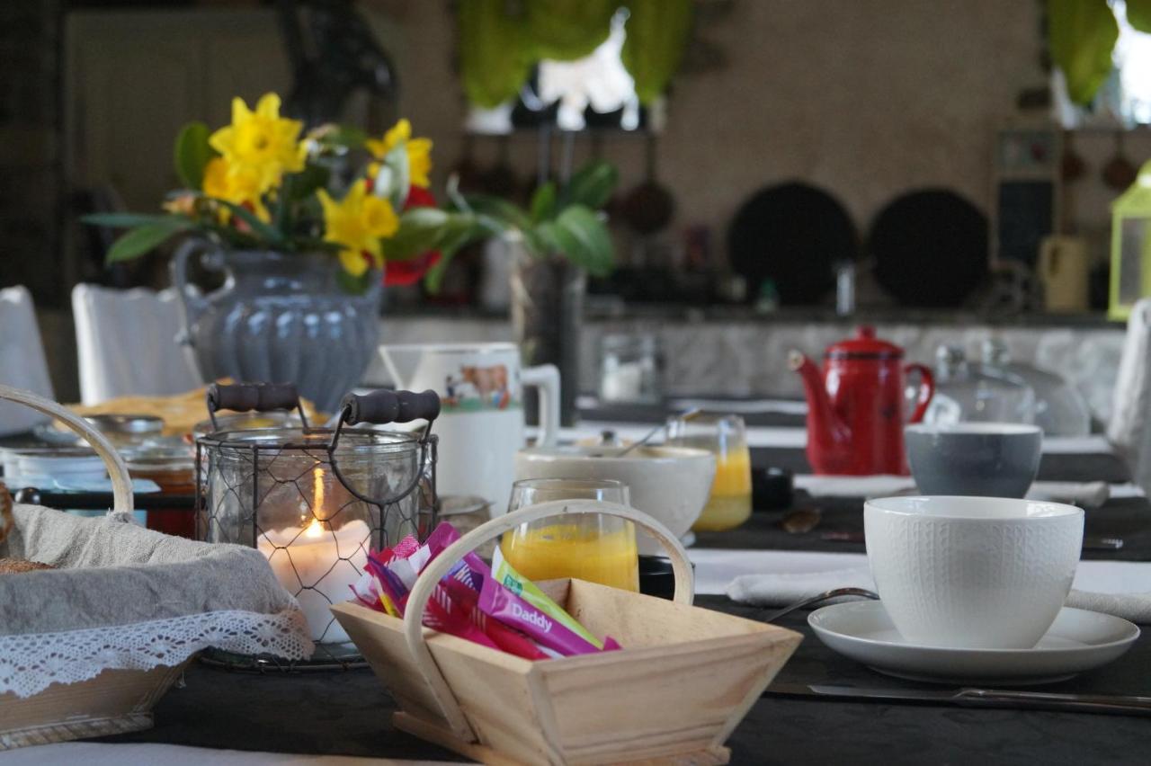 Aux Greniers A Reves Bed & Breakfast Plestan Luaran gambar